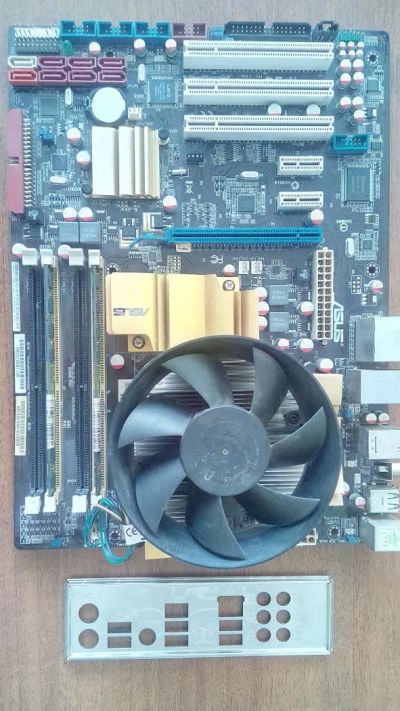 Лот: 10268917. Фото: 1. ASUS P5Q + XEON E5462 + 4GB DDR2... Материнские платы