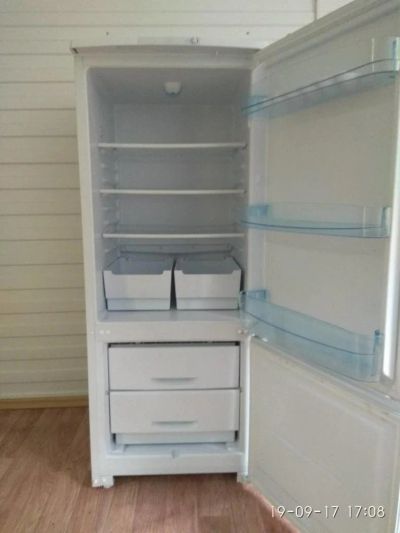 Лот: 10316800. Фото: 1. Продам холодильник Бирюса 151Е. Холодильники, морозильные камеры