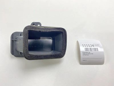 Лот: 25324006. Фото: 1. Воздуховод Mazda 626 1980 817364751A... Двигатель и элементы двигателя