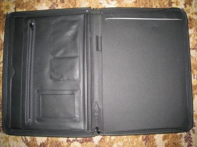 Лот: 82765. Фото: 1. Папка А4 (чёрная). Разное