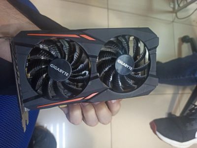 Лот: 16178637. Фото: 1. Видеокарта gigabyte gaming rx560... Видеокарты