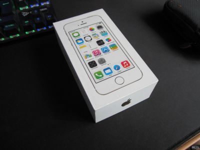 Лот: 13998867. Фото: 1. Продаю iPhone 5S (16 GB) gold. Смартфоны