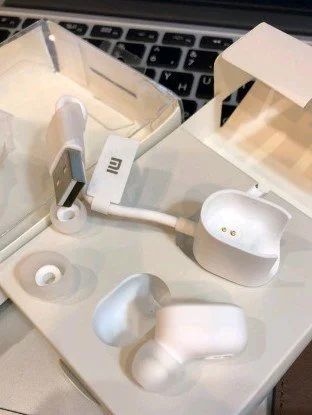 Лот: 14301725. Фото: 1. Гарнитура Xiaomi Mi Millet Bluetooth... Красноярск