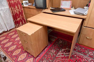 Лот: 2299129. Фото: 1. Стол + тумба. Столы, стулья, обеденные группы