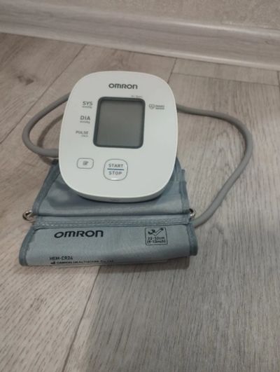 Лот: 23347859. Фото: 1. Тонометр автоматический OMRON. Оборудование