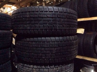 Лот: 6268765. Фото: 1. Пара шин GoodYear 215/55R17 состояние... Шины