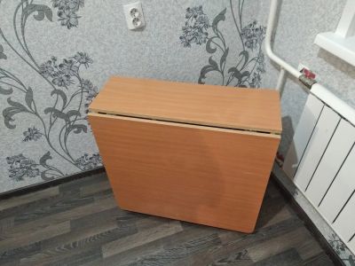 Лот: 18116292. Фото: 1. Стол-книжка в отличном состоянии. Столы, стулья, обеденные группы