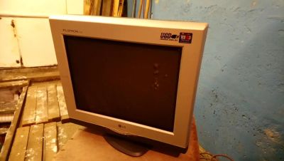 Лот: 10924030. Фото: 1. Монитор ЭЛТ LG Flatron F720P. ЭЛТ-мониторы