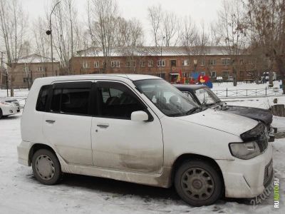 Лот: 2365529. Фото: 1. Nissan Cube 2000 год выпуска. Автомобили