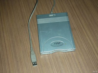 Лот: 18283011. Фото: 1. внешний floppi привод. Приводы CD, DVD, BR, FDD