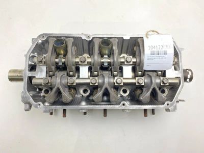 Лот: 24956620. Фото: 1. Головка блока цилиндров Mitsubishi... Двигатель и элементы двигателя