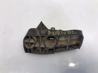 Лот: 21705700. Фото: 1. крепление бампера toyota Auris... Двигатель и элементы двигателя