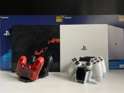 Лот: 25393356. Фото: 1. PS 4 pro 1 tb 9.0 + 2 геймпада. Аксессуары для игровых приставок, консолей, геймпады