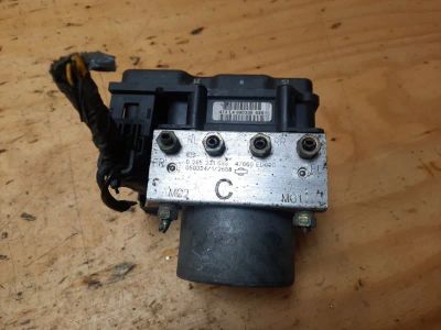 Лот: 18529429. Фото: 1. Блок abs Nissan Tiida SC11 HR15DE... Тормозная система