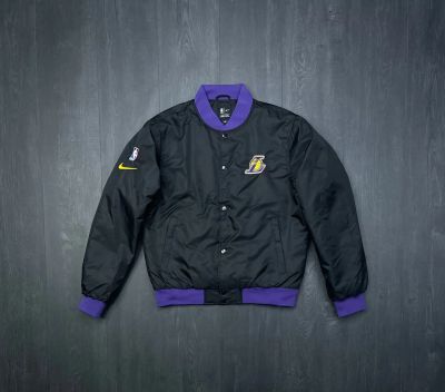 Лот: 19997544. Фото: 1. Бомбер Nike Lakers. Верхняя одежда