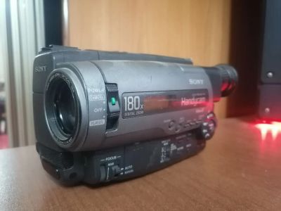 Лот: 18350814. Фото: 1. Видеокамера кассетная Sony. Видеокамеры