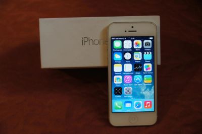 Лот: 4422826. Фото: 1. Iphone5 64Gb White. Смартфоны