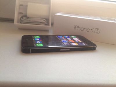 Лот: 7116248. Фото: 1. iPhone 5s space grey iOS 8.4.1. Смартфоны