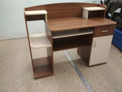 Лот: 10572092. Фото: 1. Стол компьютерный. Компьютерные и письменные столы