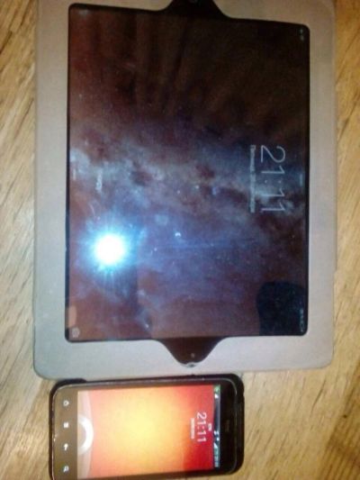 Лот: 4548225. Фото: 1. iPad 2 + HTC incredible s. Смартфоны
