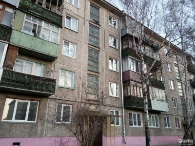 Лот: 13702531. Фото: 1. Продам 2-х комн. Балкон. Третий... Квартиры, студии