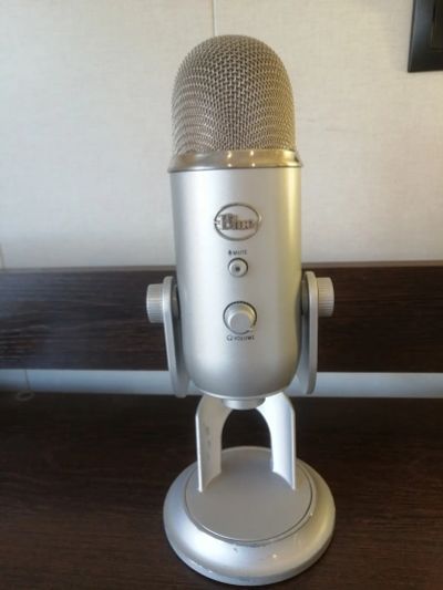 Лот: 21779914. Фото: 1. Микрофон Blue Yeti Silver. Микрофоны