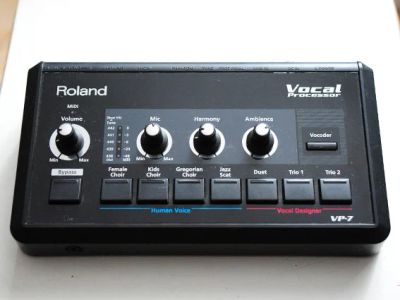 Лот: 4092247. Фото: 1. Вокальный процессор Roland VP-7. Микшеры, предусилители, микрофонные эффекты