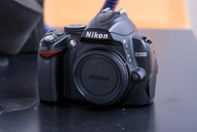 Лот: 7306227. Фото: 1. Nikon D3000 body в отличном состоянии... Цифровые зеркальные