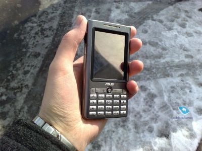 Лот: 100070. Фото: 1. Продам коммуникатор ASUS P527. Смартфоны