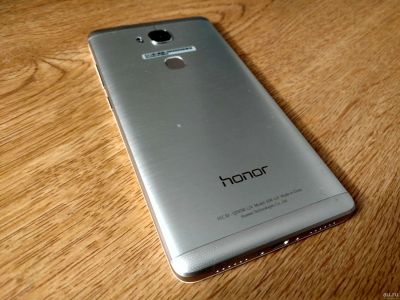 Лот: 17122086. Фото: 1. Honor 7pro. Смартфоны