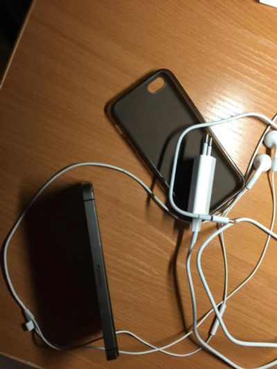 Лот: 6851222. Фото: 1. iPhone 5S 16g Space Grey. Смартфоны