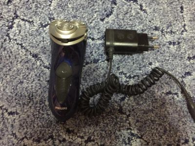 Лот: 4841082. Фото: 1. Продам электрическую бритву Philips. Укладка и стрижка волос, бритьё, эпиляция