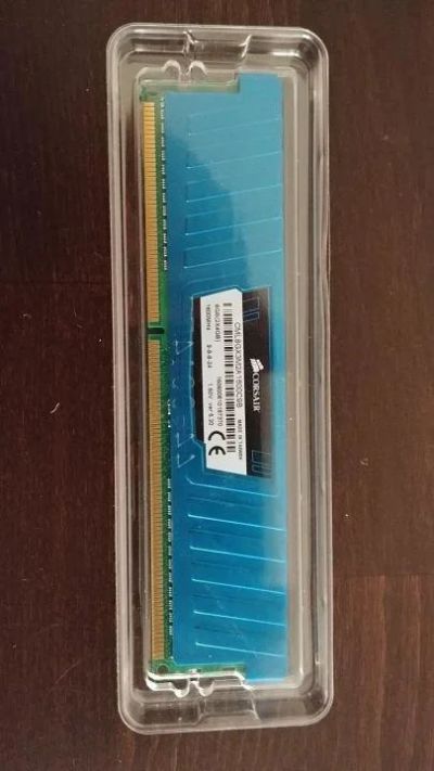 Лот: 11484743. Фото: 1. Corsair Vengeance 4 Гб DDR3 PC3-12800... Оперативная память