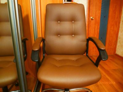 Лот: 12670840. Фото: 1. Кресло руководителя новая эко-кожа... Стулья и кресла офисные