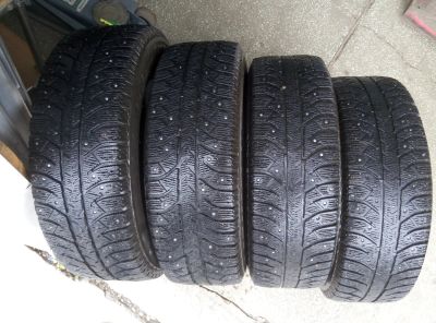 Лот: 14453040. Фото: 1. Зимние шипованные шины Bridgestone... Шины