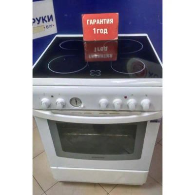Лот: 25763337. Фото: 1. Плита электрическая Ariston C6VM3WR. Плиты, духовые шкафы, варочные поверхности