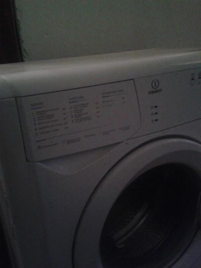 Лот: 6305395. Фото: 1. Стиральная машина Indesit WIUN... Стиральные машины