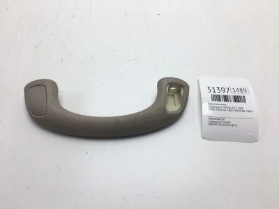 Лот: 20395148. Фото: 1. Ручка потолочная Toyota Ipsum... Кузов