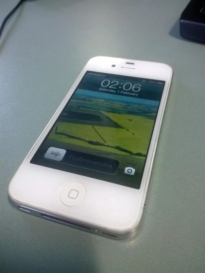 Лот: 3667829. Фото: 1. iPhone 4 белый 8Gb, РСТ. Смартфоны