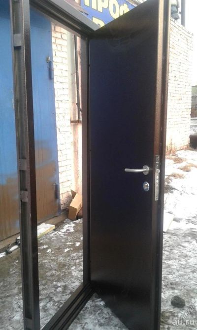 Лот: 14526981. Фото: 1. дверь входная в квартиру. Двери входные