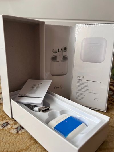 Лот: 18603557. Фото: 1. AirPods новые. Наушники, гарнитуры