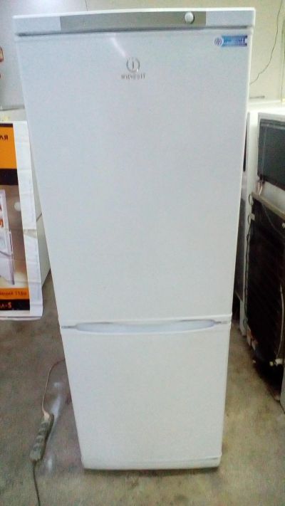 Лот: 11862605. Фото: 1. Продам Холодильник INDESit. Холодильники, морозильные камеры