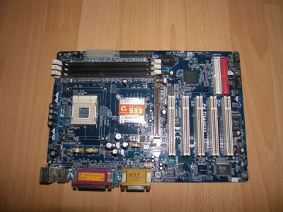 Лот: 3370470. Фото: 1. GigaByte GA-8IE (42). Материнские платы