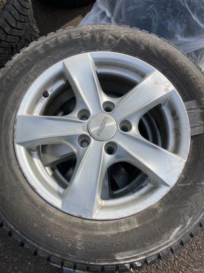 Лот: 18112690. Фото: 1. Nokian r15. Шины на дисках