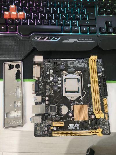 Лот: 25716794. Фото: 1. Asus H81M-R + бонусом проц. Материнские платы