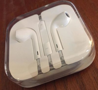 Лот: 10211615. Фото: 1. Стереогарнитура, наушники Apple... Красноярск