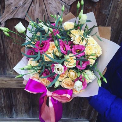 Лот: 6851357. Фото: 1. Фирменный букет от Радуги Цветов... Свежие цветы