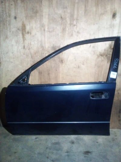 Лот: 21403926. Фото: 1. дверь Lexus GS300 JZS160. Двигатель и элементы двигателя