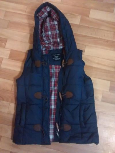 Лот: 6146388. Фото: 1. Женская жилетка фирмы "Casual... Верхняя одежда