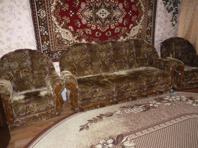 Лот: 3185467. Фото: 1. Диван и два кресла. Кресла, пуфы
